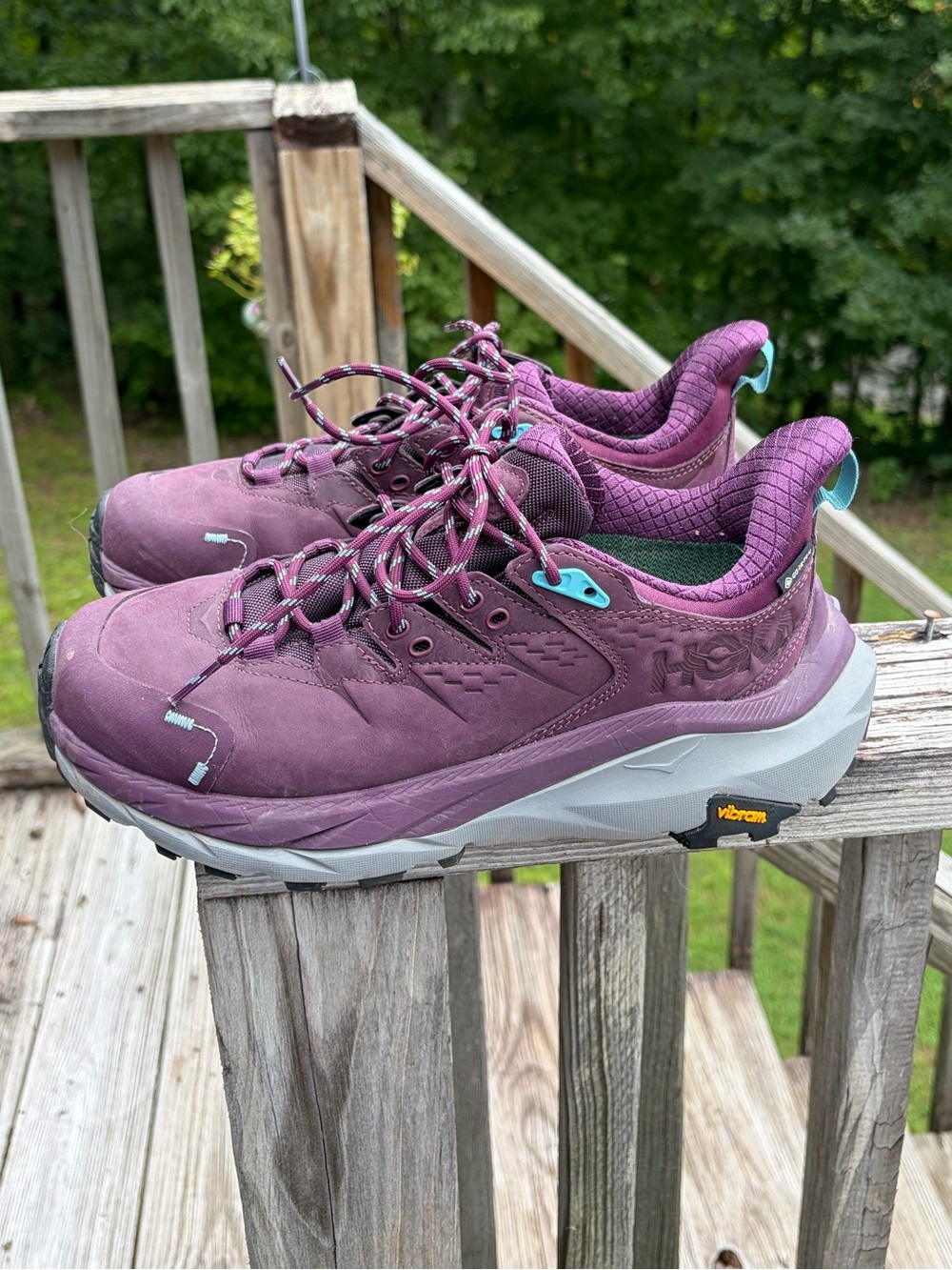 Hoka Kaha 2 gore Tex purple hiking shoes